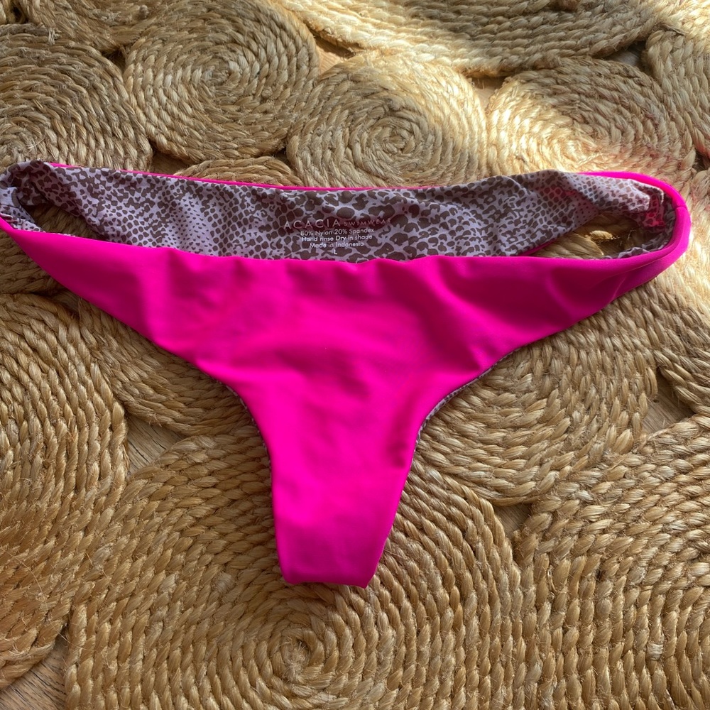 Acacia Bottoms